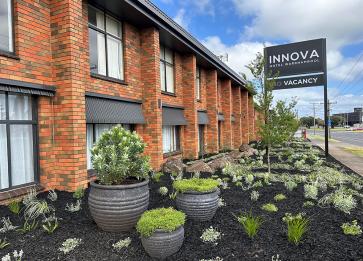 Innova Motel LR