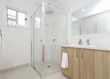 Southcombe Deluxe Villas Bathroom 1