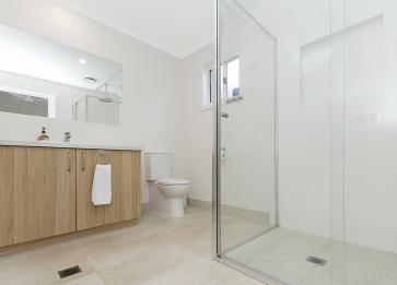 Southcombe Deluxe Villas Bathroom 2