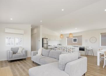 Southcombe Deluxe Villas Living Area Dining 2