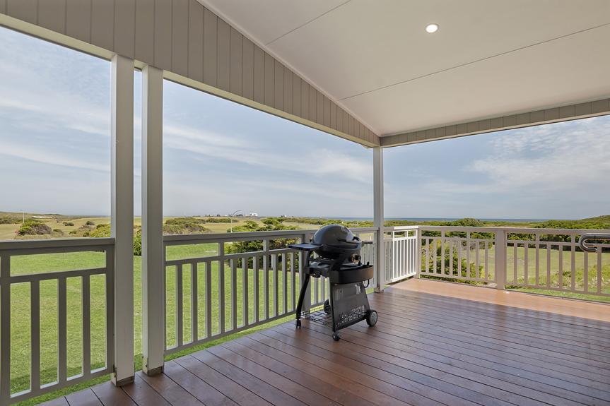 Southcombe Deluxe Villas Deck