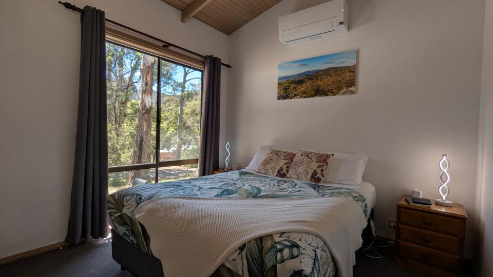 Wonderland Cottages bedroom 1 queen
